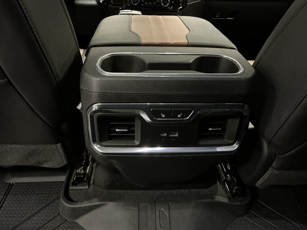 Used 2026 Chevrolet Silverado 1500 High Country AWD/4WD image 24