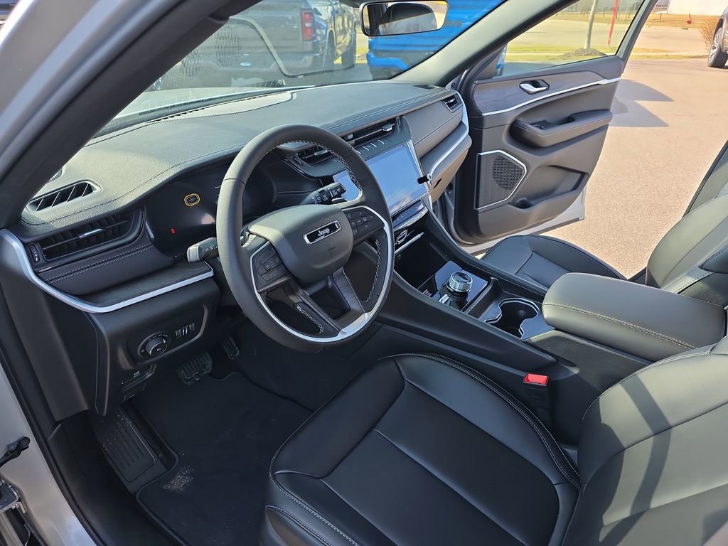 New 2026 Jeep Grand Cherokee Limited image 16