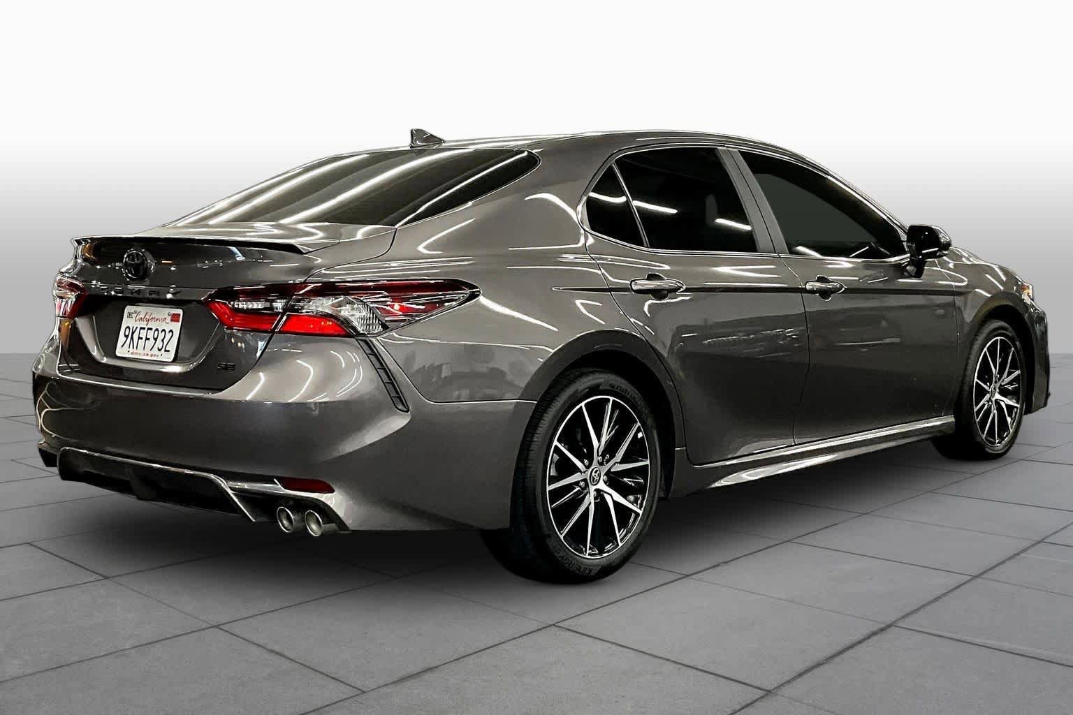 Used 2024 Toyota Camry SE FWD image 12