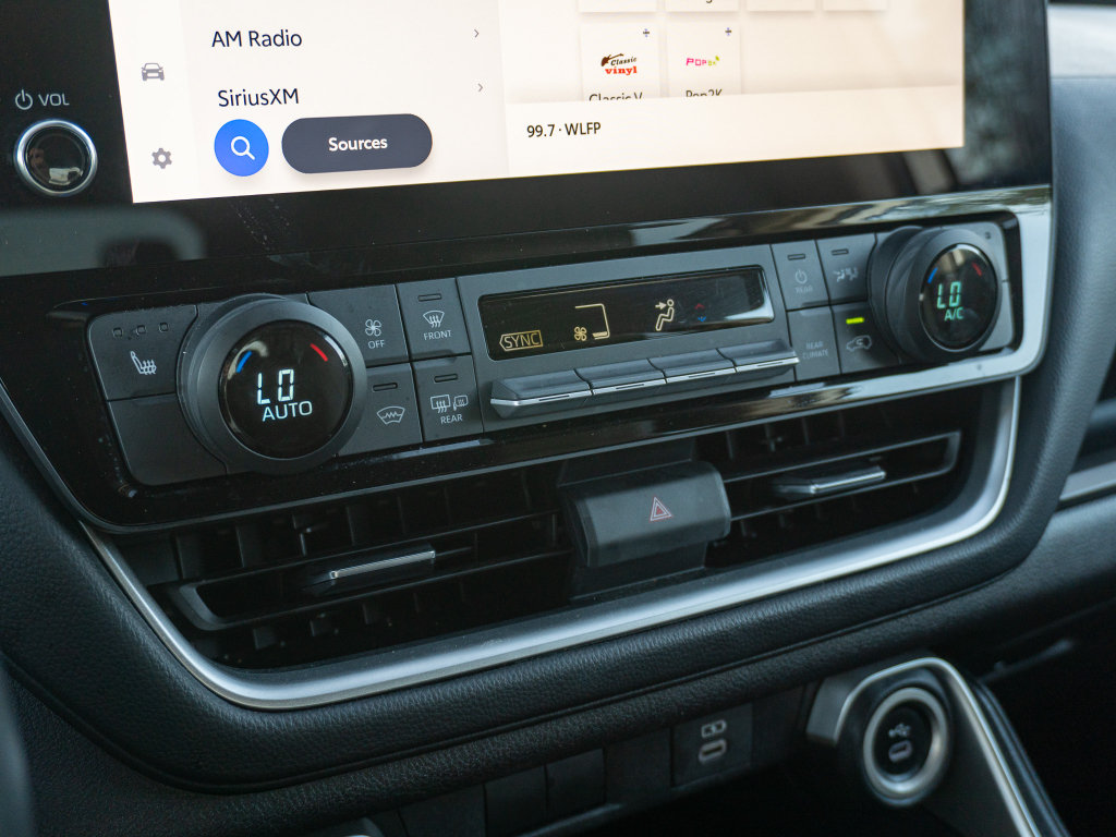 Used 2025 Toyota Grand Highlander AWD image 25