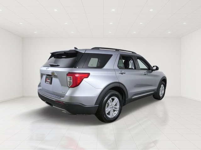 Certified 2024 Ford Explorer XLT w/ Equipment Group 202A AWD/4WD image 7
