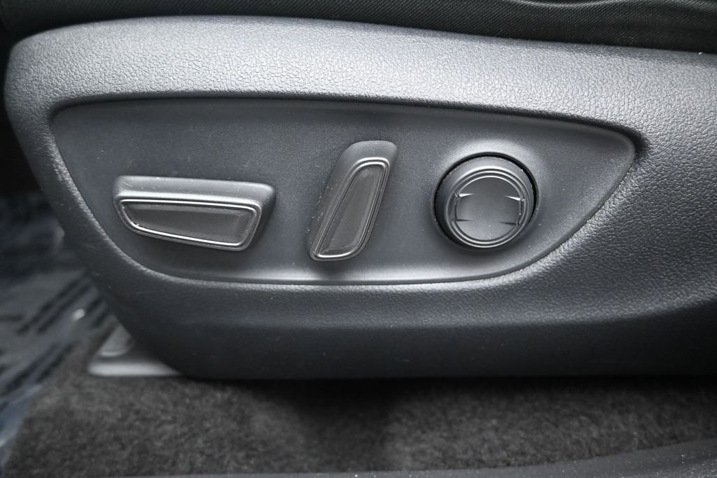 Used 2024 Toyota RAV4 XLE FWD image 10