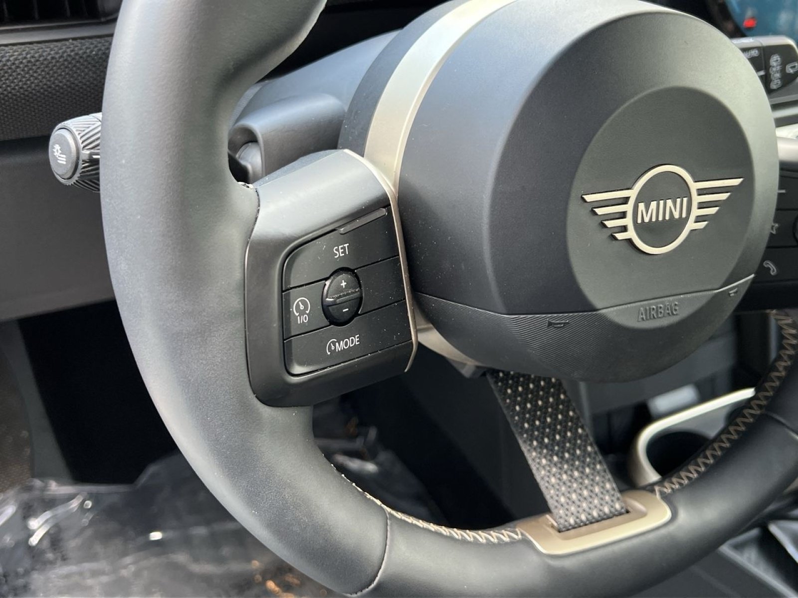 Used 2025 MINI Cooper S FWD image 38