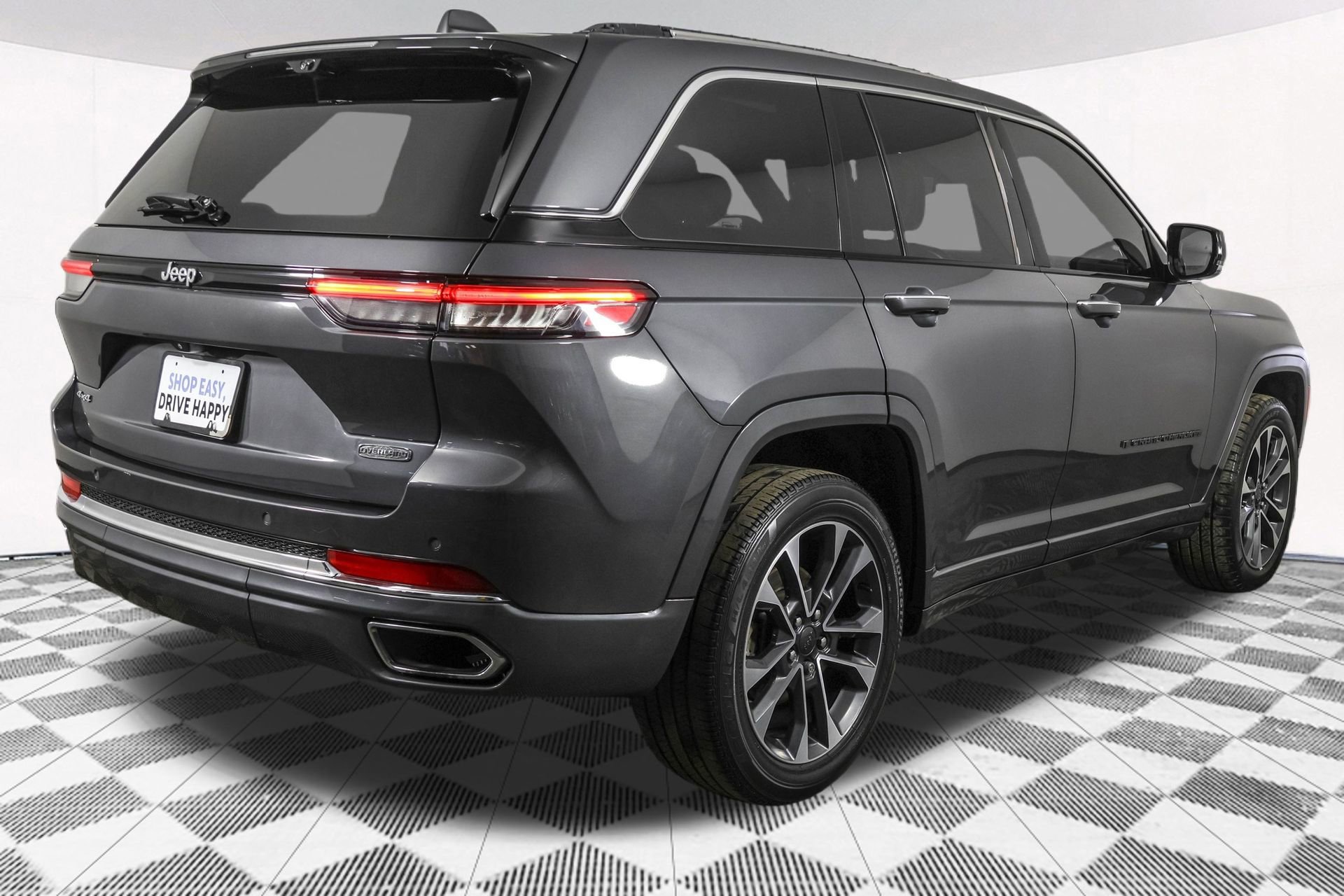 Used 2022 Jeep Grand Cherokee Overland w/ Luxury Tech Group IV image 19