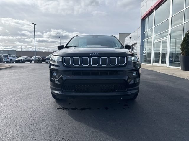 Used 2022 Jeep Compass Latitude AWD/4WD image 2