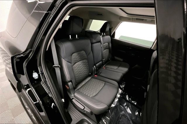 New 2026 Nissan Pathfinder SV w/ SV Premium Package AWD/4WD image 36
