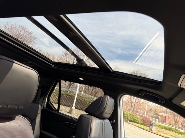 Certified 2025 Honda Pilot Black Edition image 33