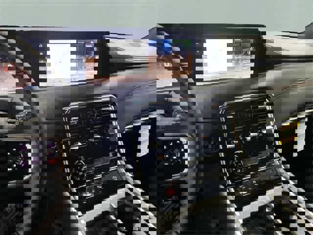 New 2025 Nissan Armada SL w/ Captain's Chari Seat Package image 17