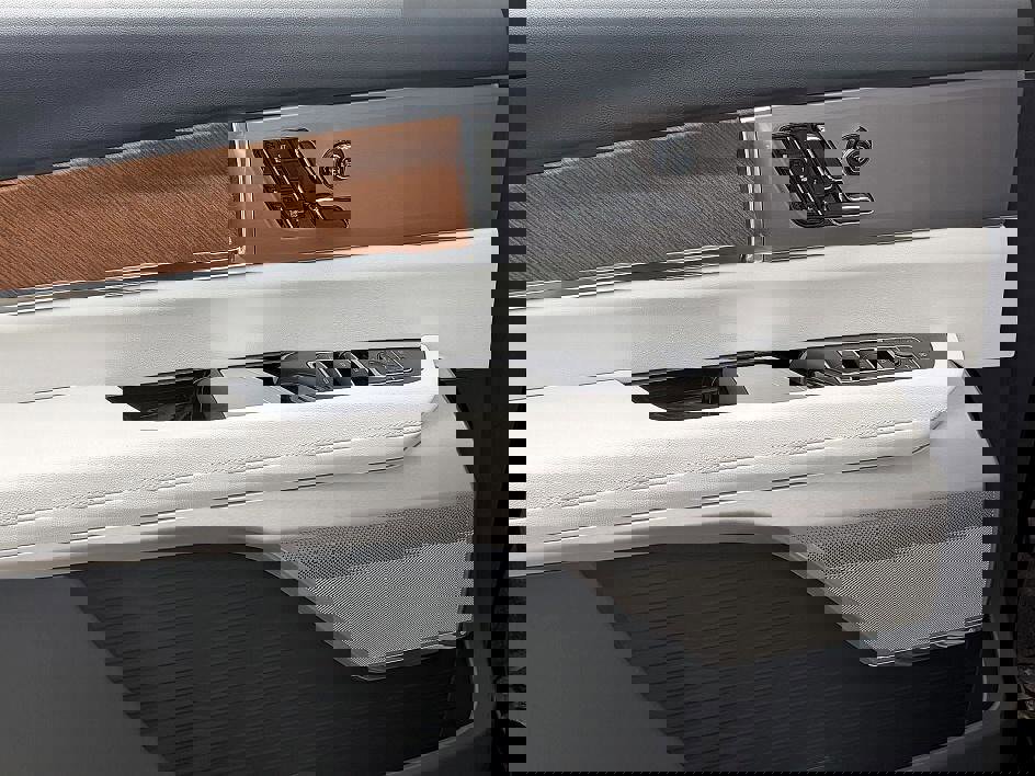 New 2026 Cadillac Vistiq Luxury image 12