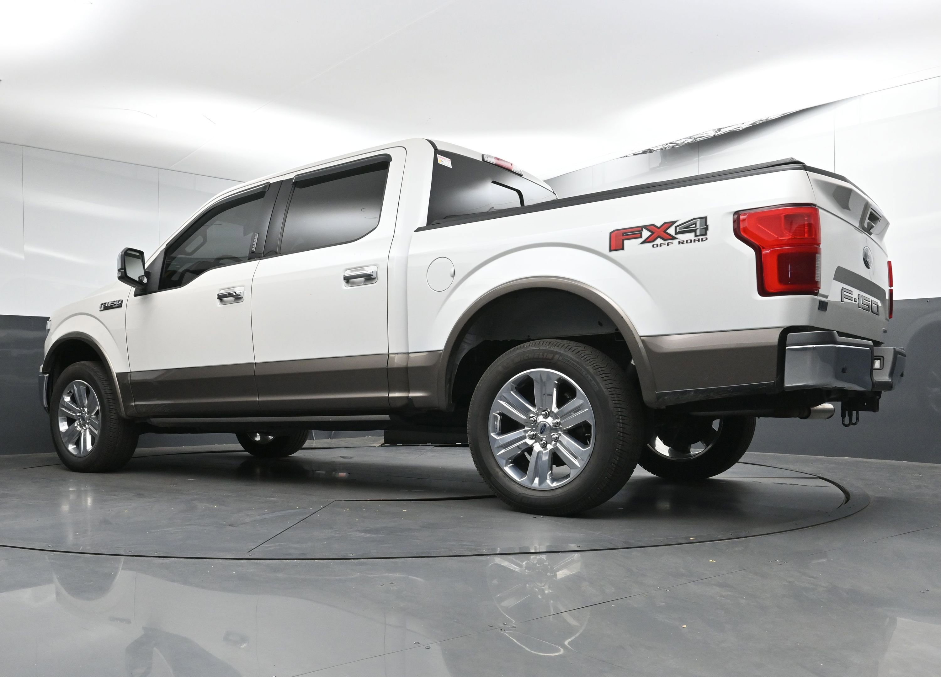 Used 2018 Ford F150 Lariat w/ Equipment Group 502A Luxury image 32