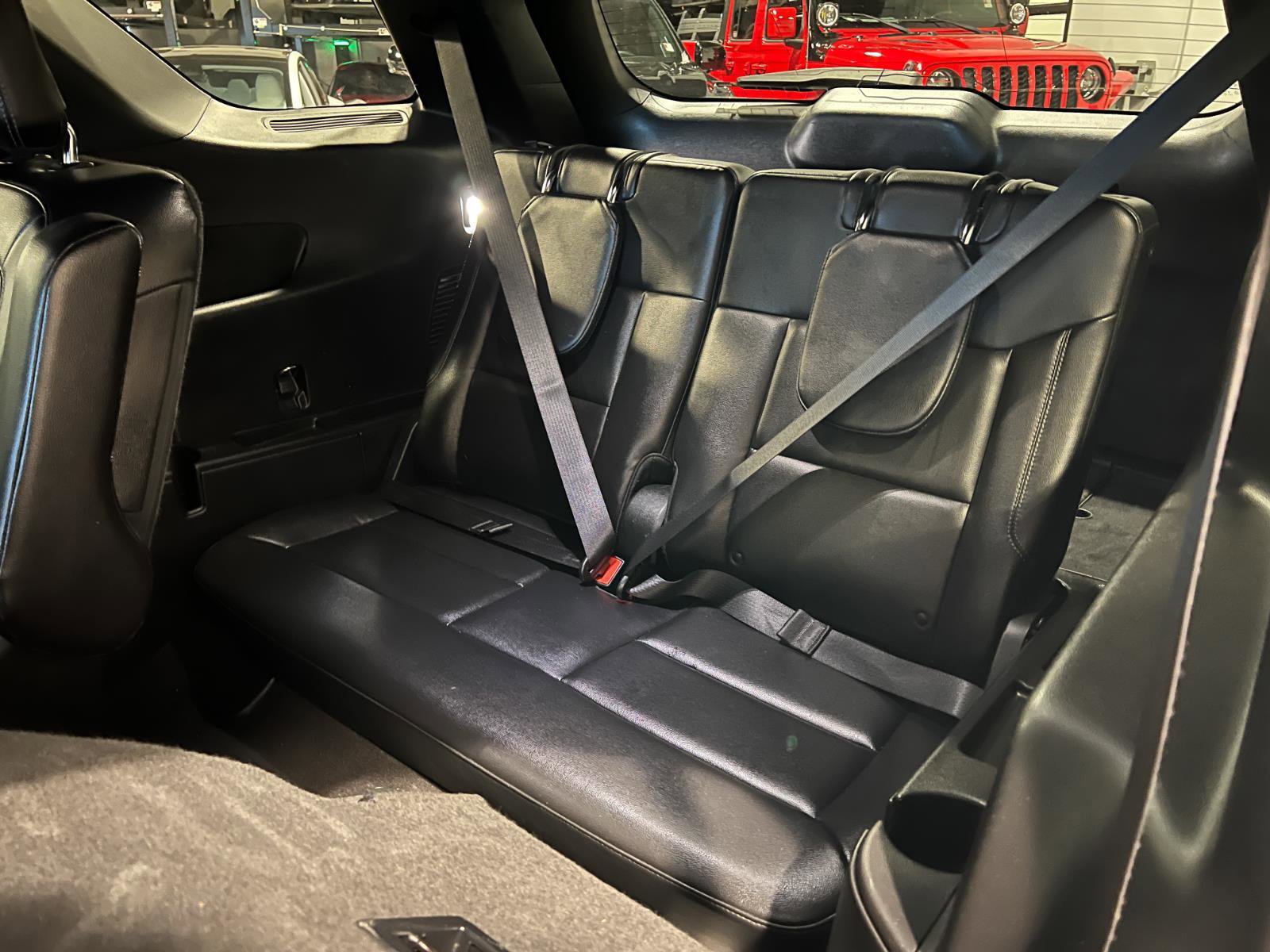 Used 2020 Ford Explorer XLT w/ Equipment Group 202A image 31