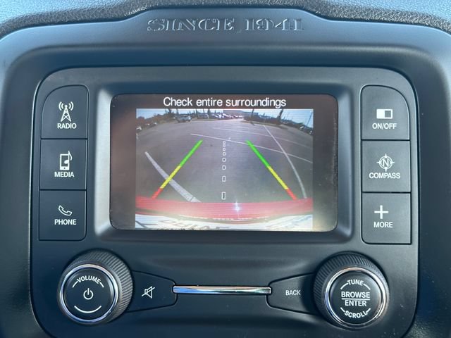 Used 2015 Jeep Renegade Latitude w/ Trailer Tow Group AWD/4WD image 27