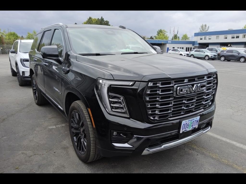 Used 2025 GMC Yukon Denali Ultimate AWD/4WD image 9