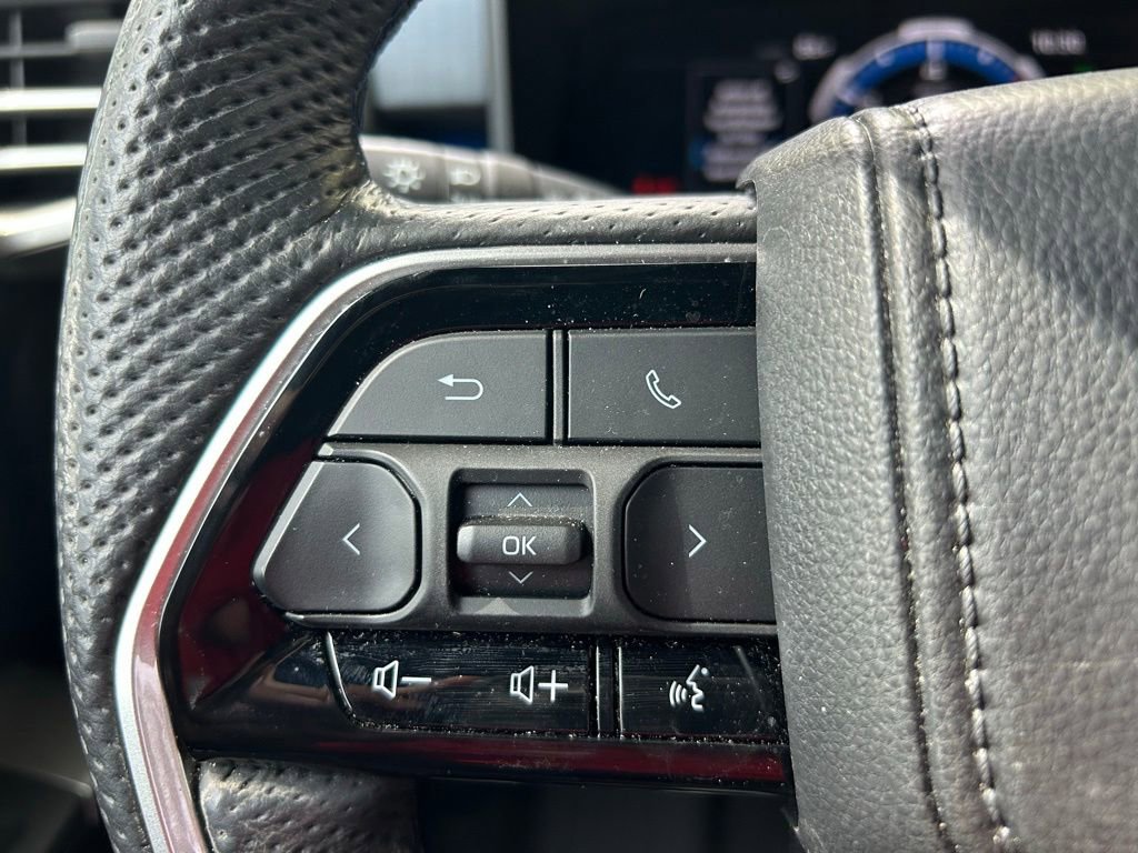 Used 2024 Toyota Tundra Platinum AWD/4WD image 21