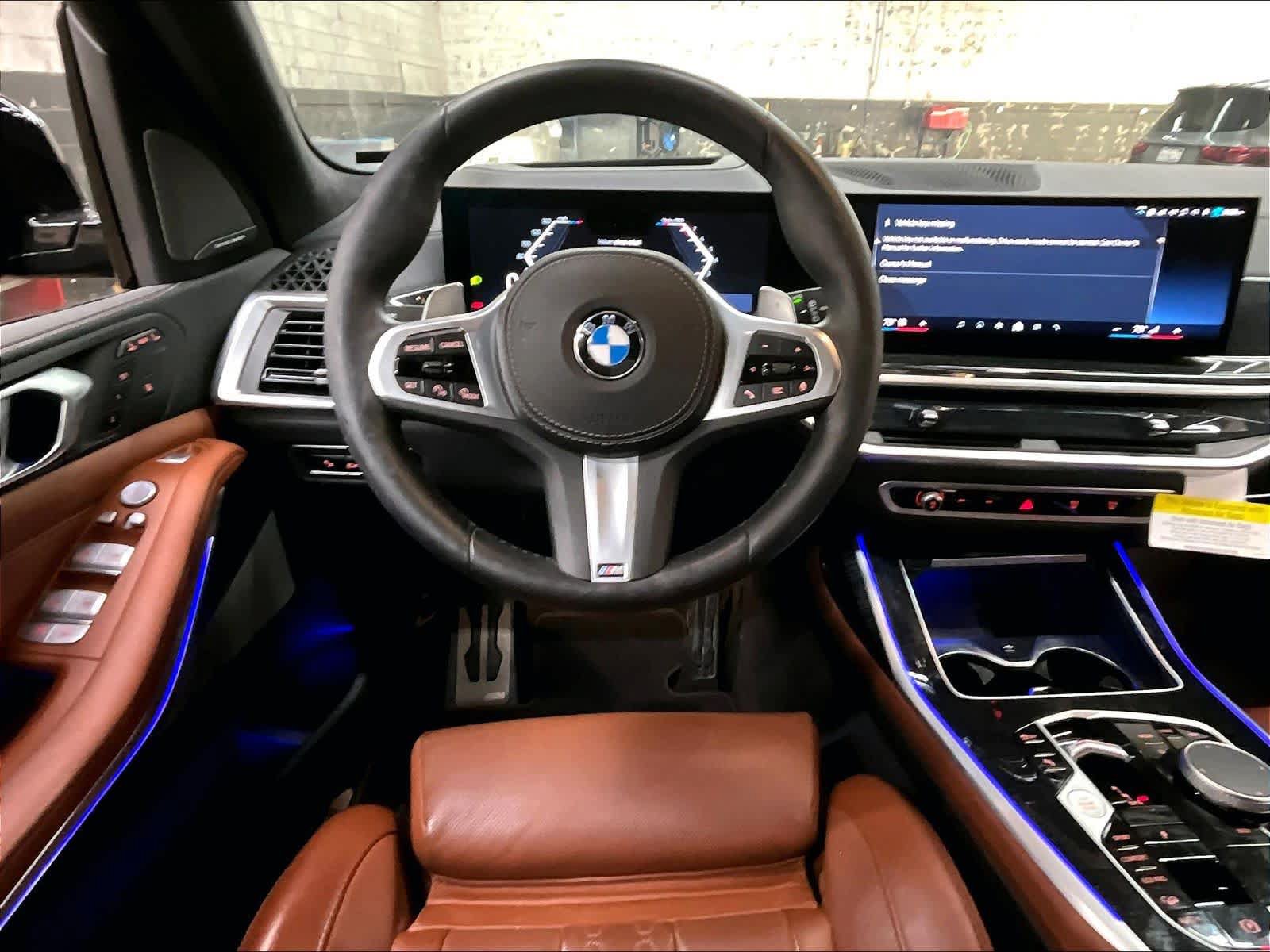 Used 2024 BMW X7 xDrive40i w/ M Sport Package AWD/4WD image 8