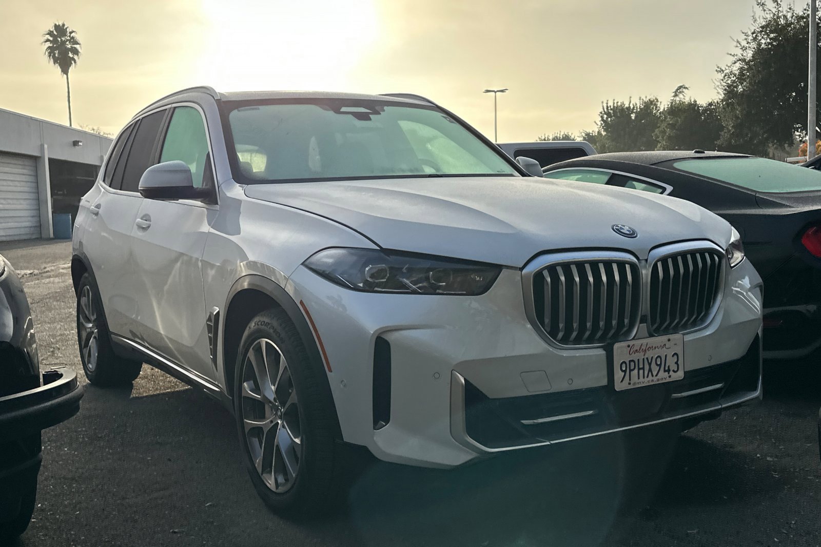 Used 2025 BMW X5 xDrive50e image 2