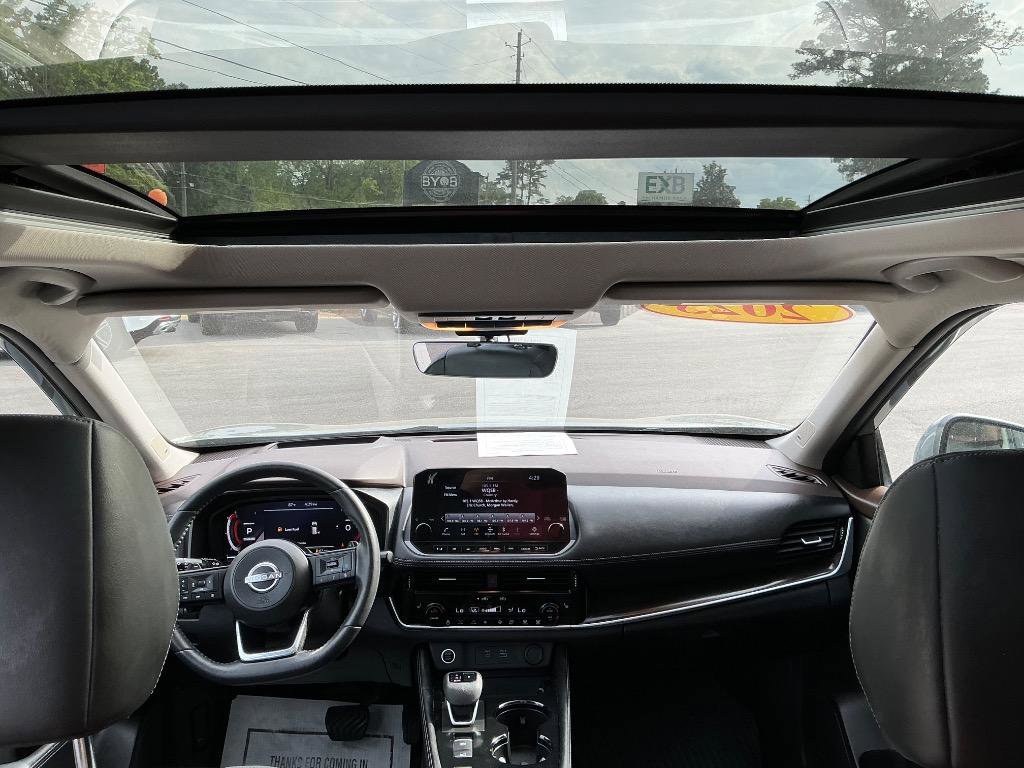 Used 2023 Nissan Rogue Platinum w/ Platinum Premium Package image 12