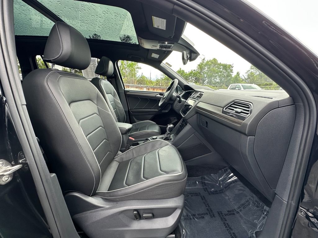 Used 2022 Volkswagen Tiguan SEL R-Line image 22