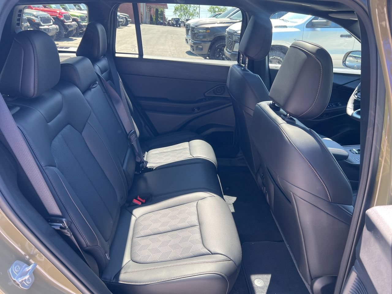 New 2026 Jeep Cherokee Overland w/ Advanced Pro Tech Group AWD/4WD image 21