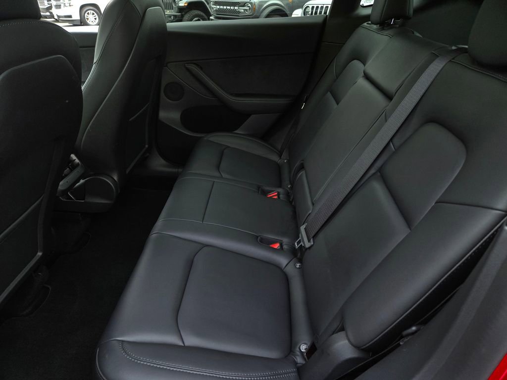 Used 2022 Tesla Model Y Long Range image 12