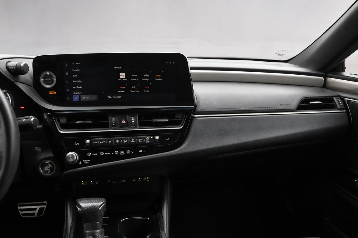 Used 2023 Lexus ES 350 F Sport w/ Accessory Package (Z2) FWD image 31