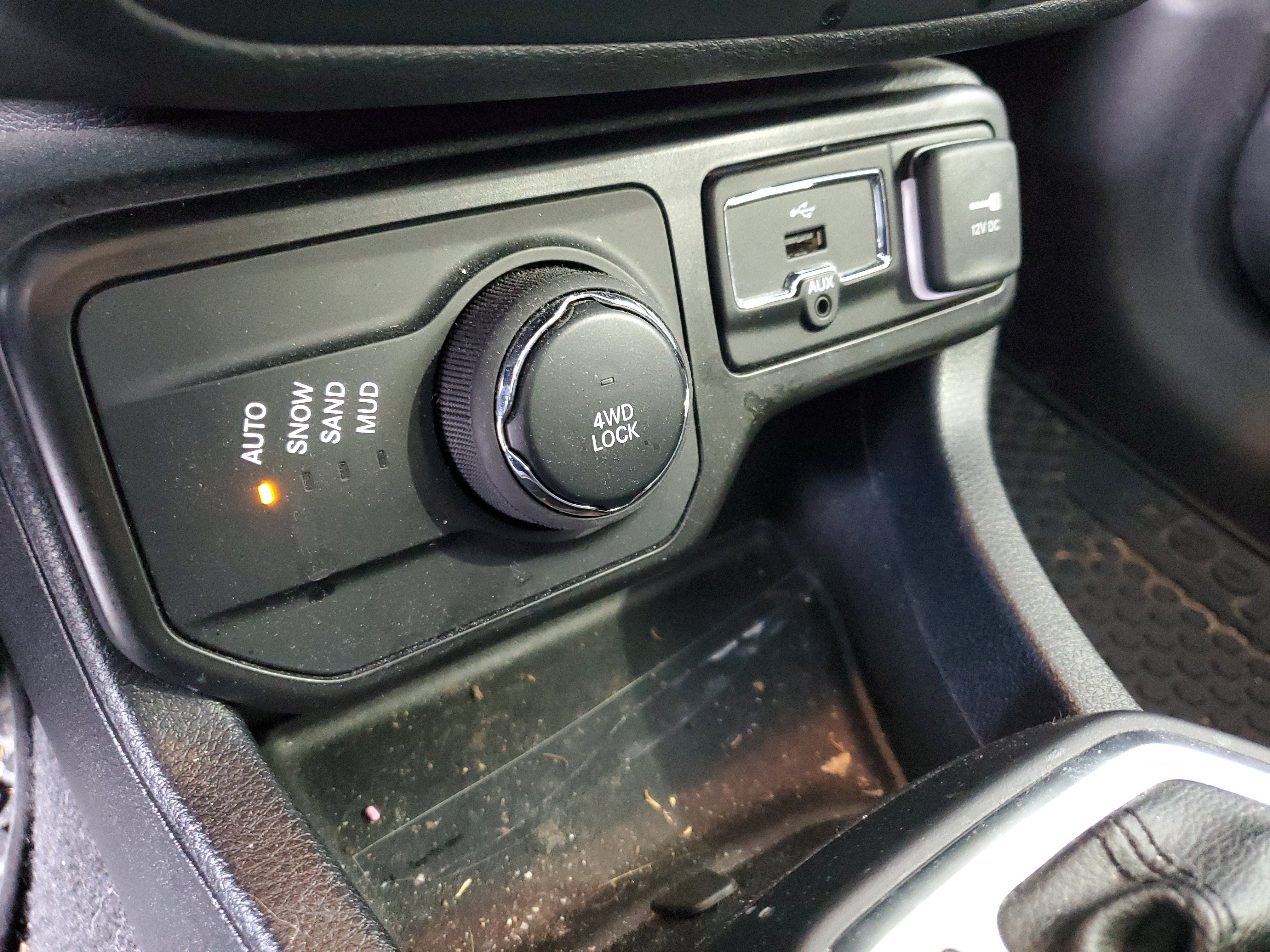 Certified 2020 Jeep Renegade Altitude AWD/4WD image 29