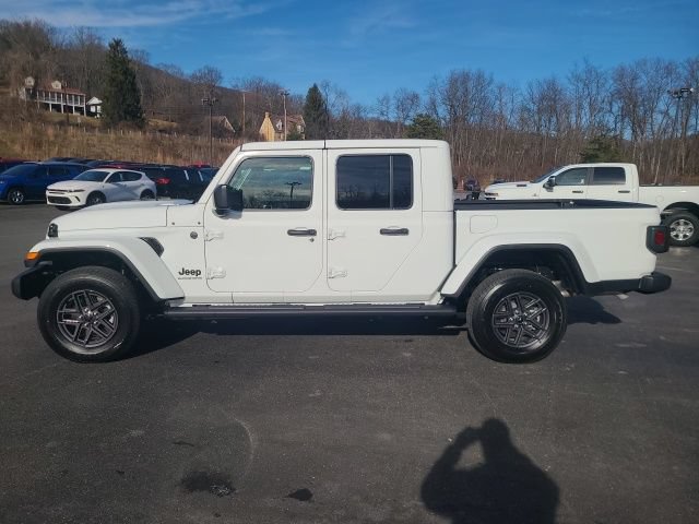 New 2026 Jeep Gladiator Sport AWD/4WD image 2