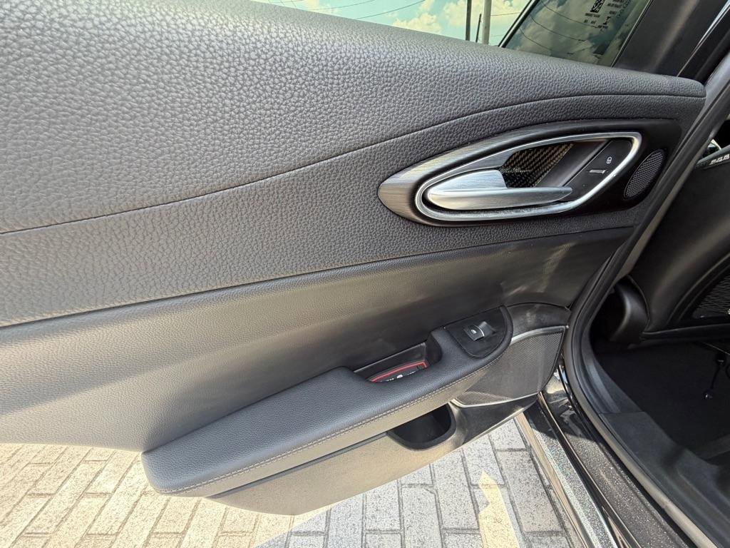 Used 2018 Alfa Romeo Giulia RWD image 27
