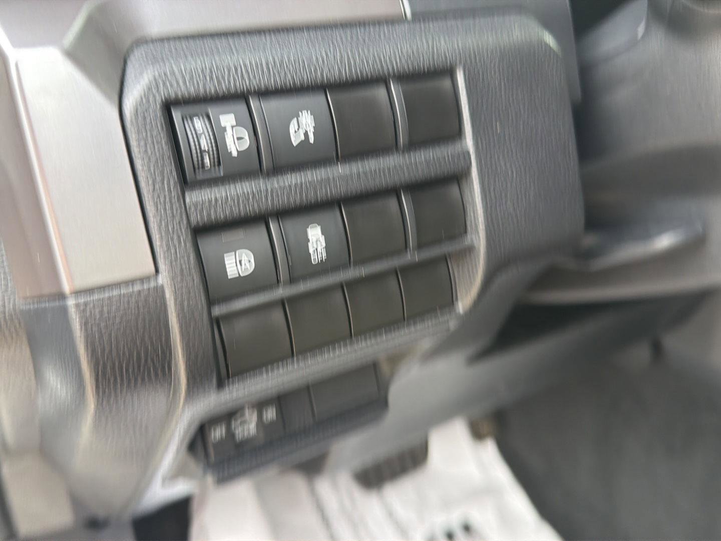 Used 2024 Toyota Tacoma SR5 AWD/4WD image 21
