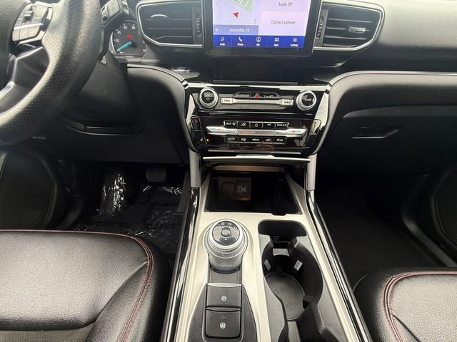 Used 2023 Ford Explorer ST-Line w/ Class IV Trailer Tow Package AWD/4WD image 15