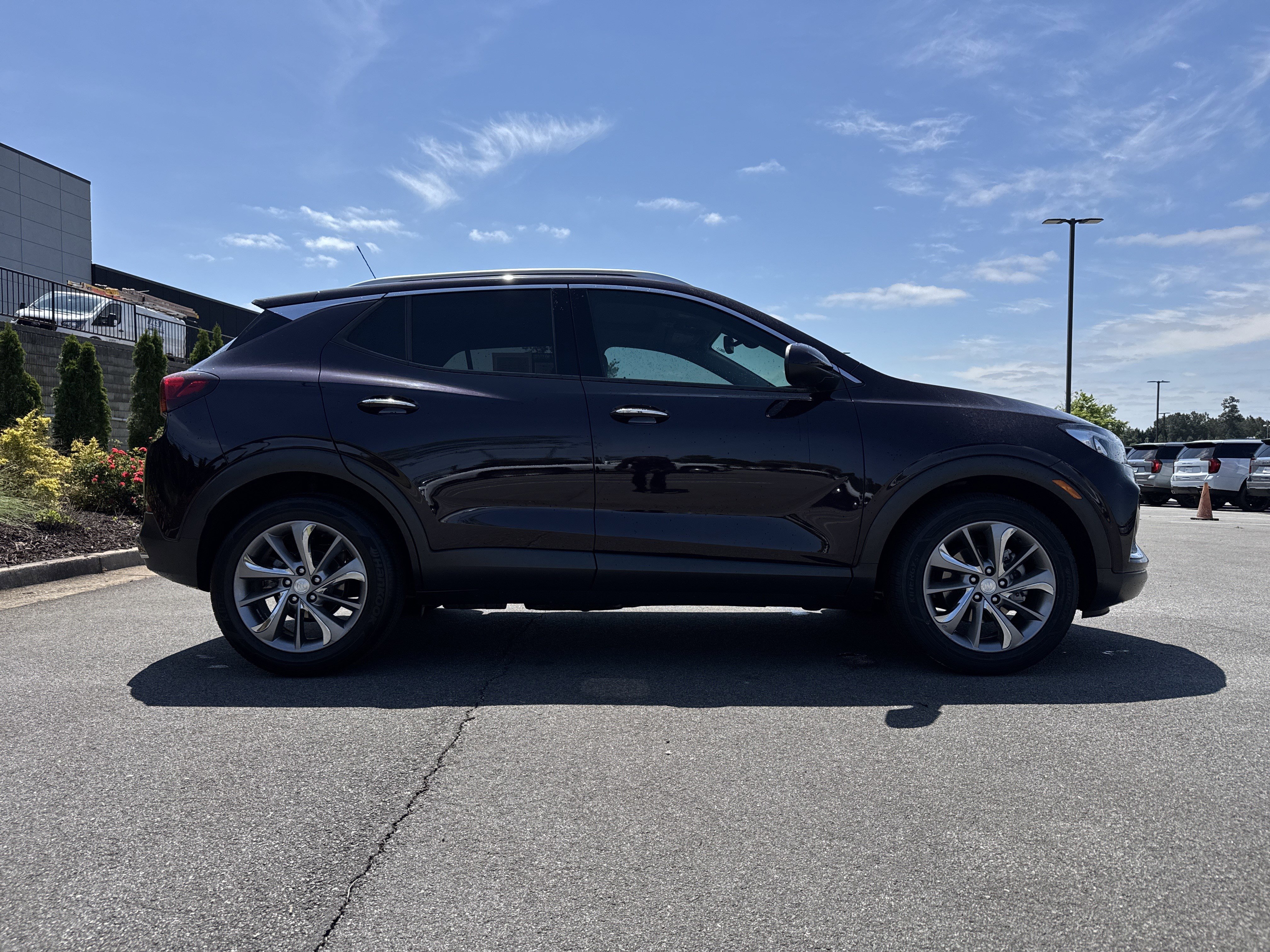 Used 2020 Buick Encore GX Essence w/ Experience Buick Package FWD image 11