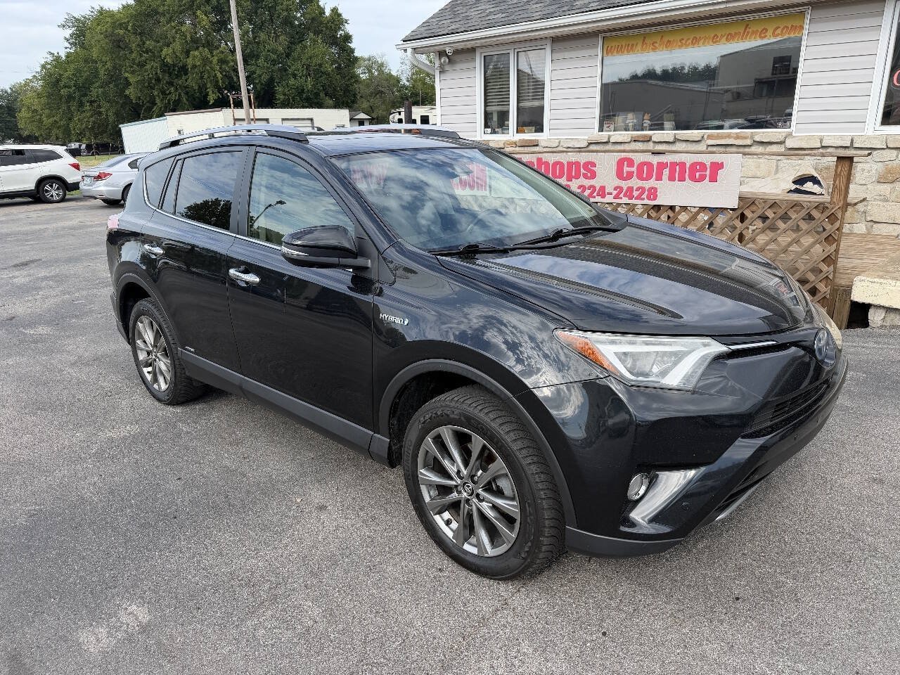 Used 2017 Toyota RAV4 Limited w/ Advanced Technology Package AWD/4WD image 2