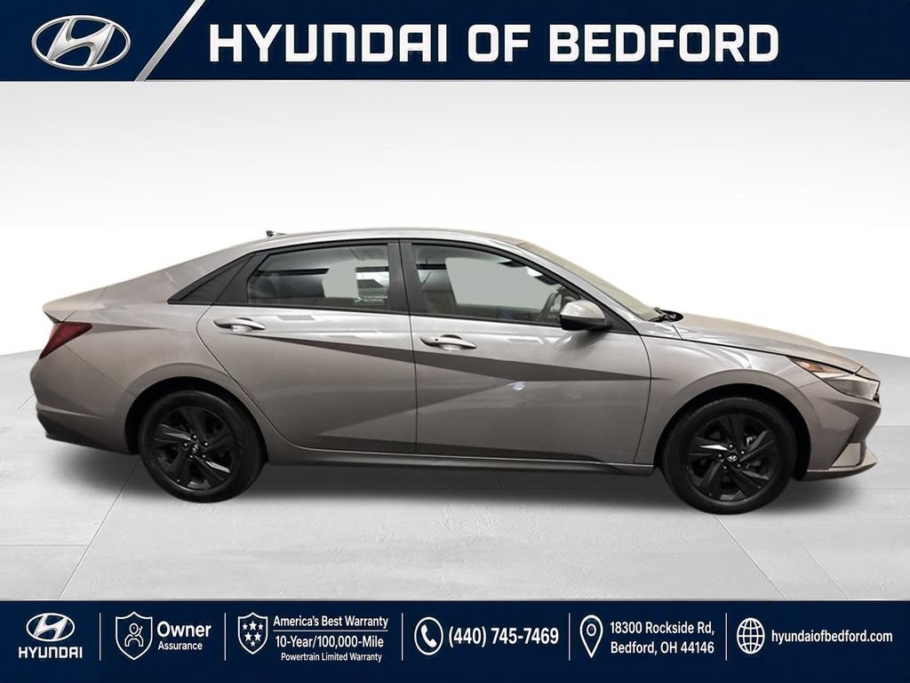 Used 2023 Hyundai Elantra SEL w/ Cargo Package FWD image 4