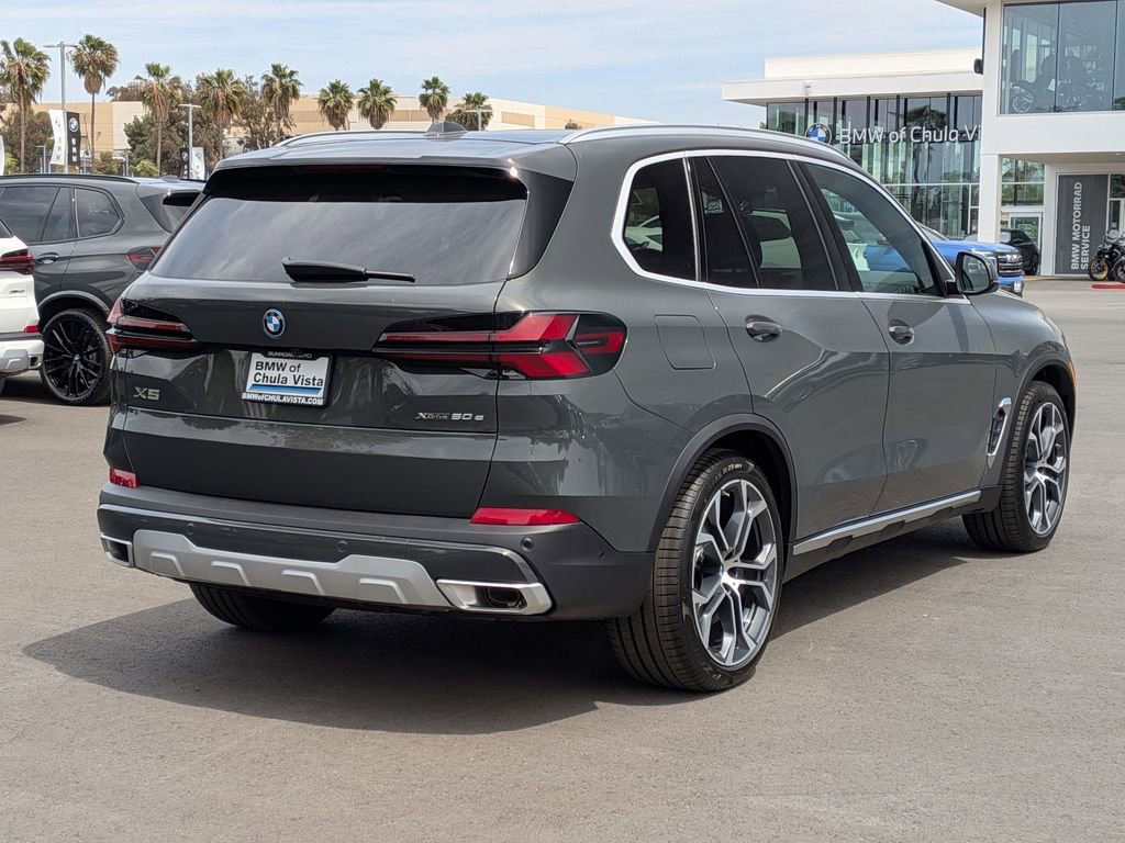 New 2026 BMW X5 xDrive50e image 6