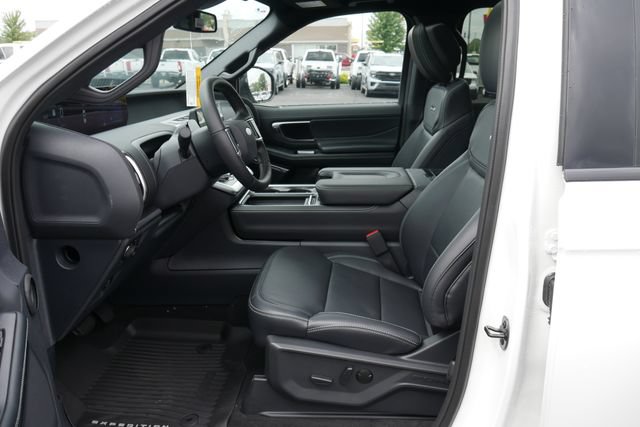 New 2027 Ford Expedition Platinum w/ Stealth Performance Package AWD/4WD image 2