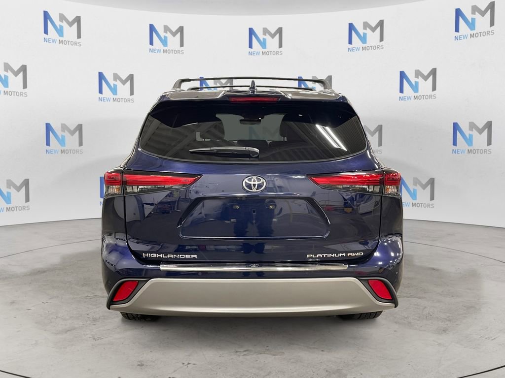 Used 2021 Toyota Highlander Platinum image 4