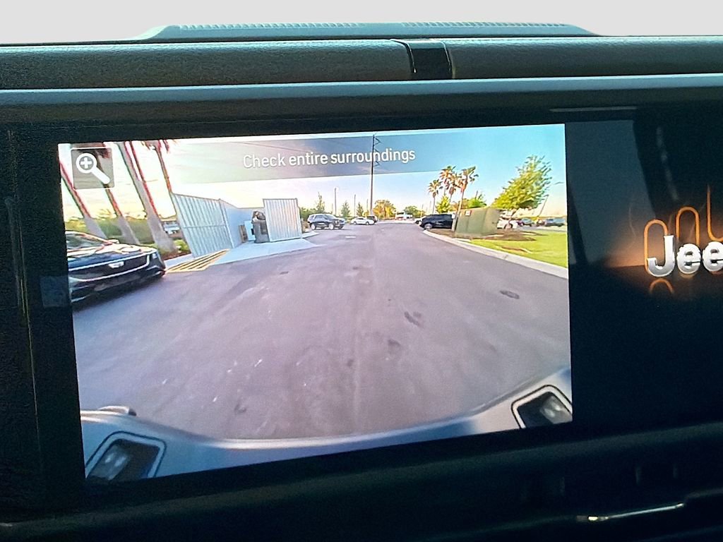 Used 2025 Jeep Gladiator Sport image 26