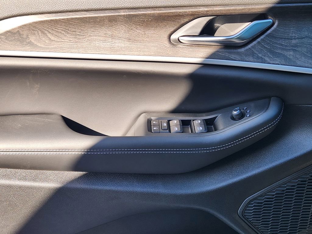 New 2026 Jeep Grand Cherokee Altitude RWD image 16