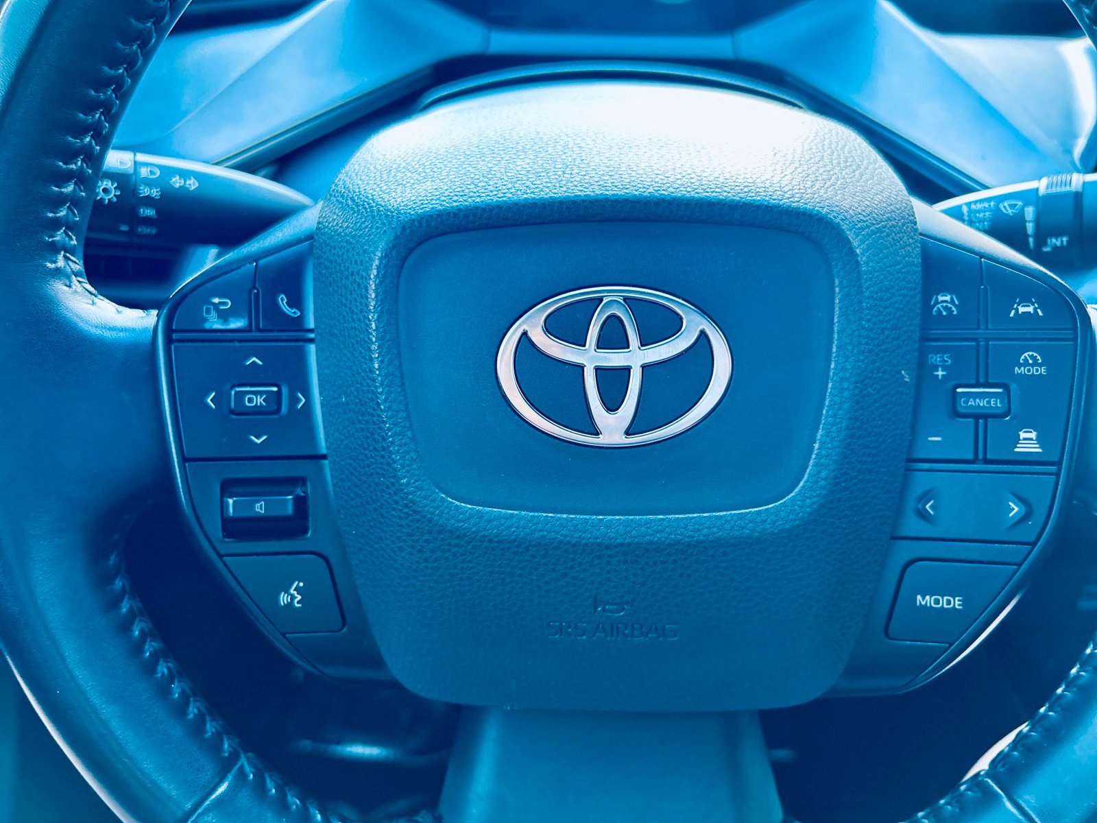 Used 2023 Toyota Prius LE FWD image 20