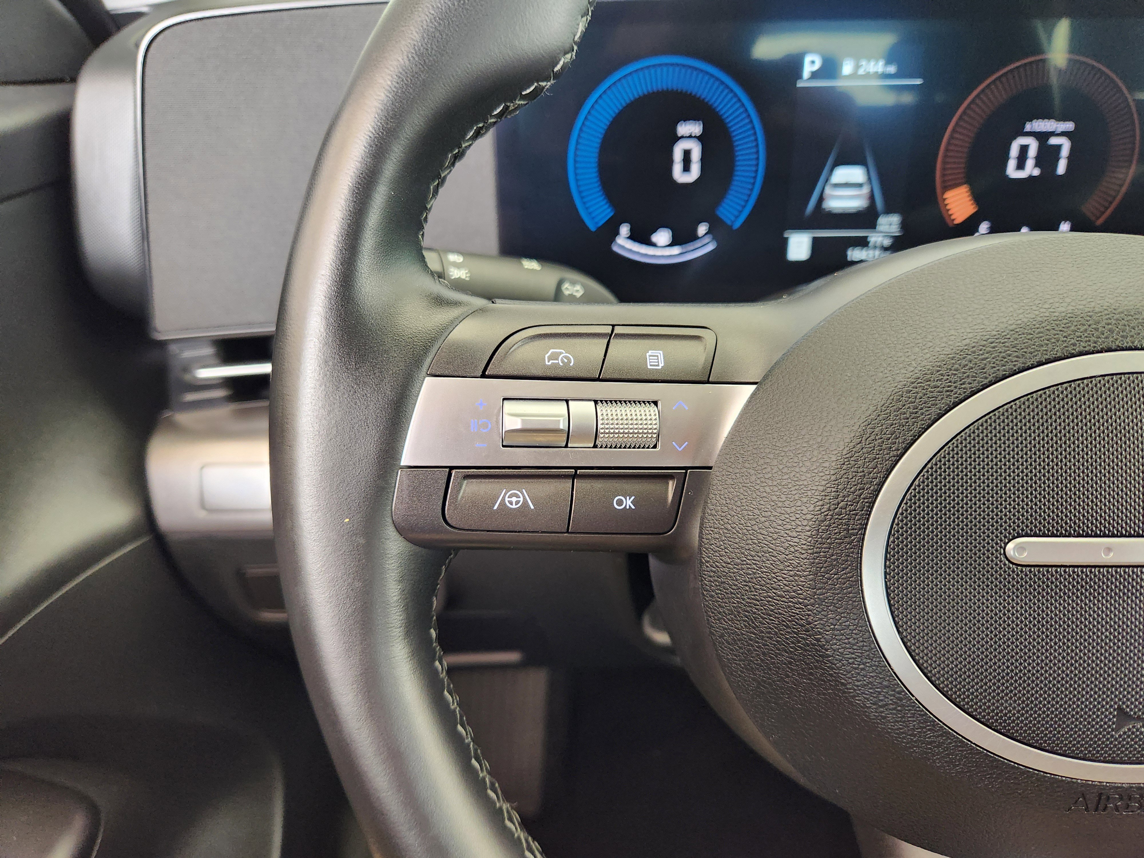 Used 2025 Hyundai Kona SEL AWD/4WD image 29