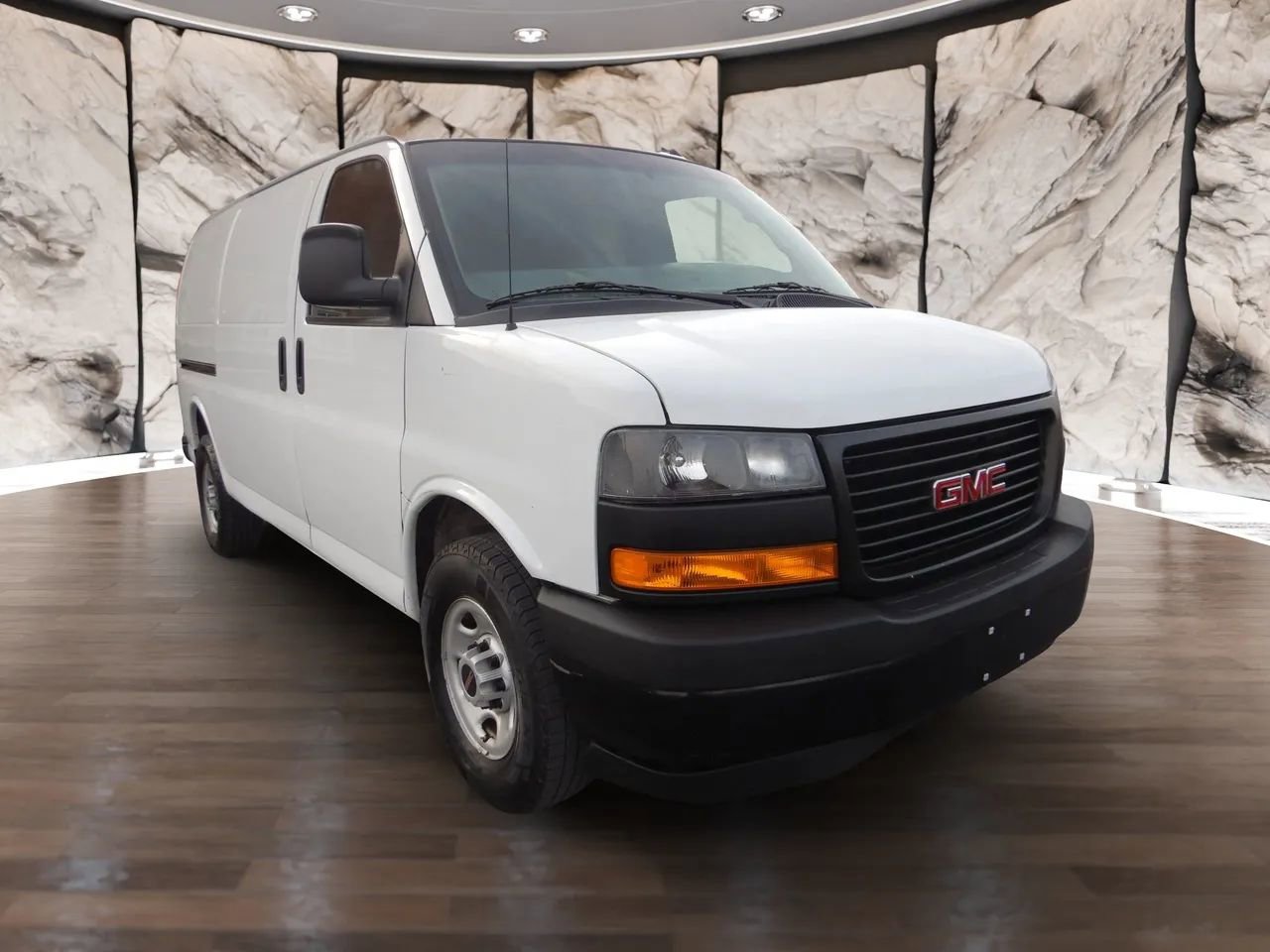Used 2019 GMC Savana 2500 RWD image 4