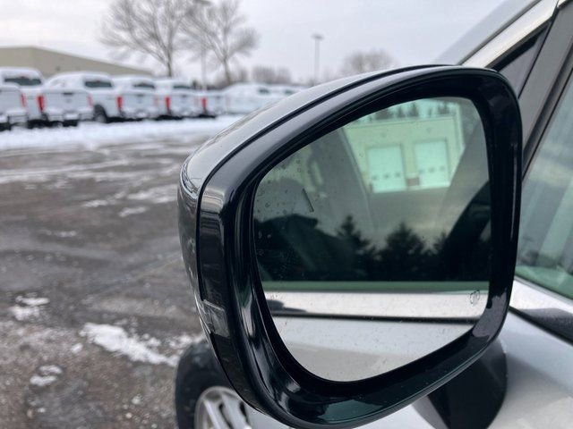 Used 2024 Chrysler Pacifica Touring-L image 22