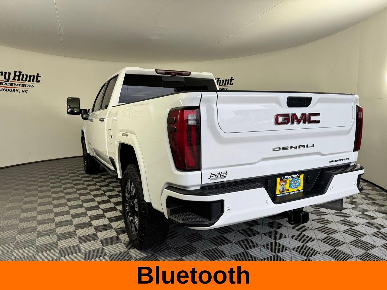 Used 2025 GMC Sierra 2500 Denali w/ Technology Package image 9