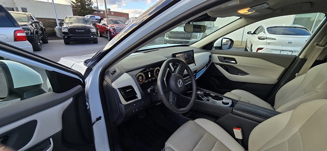 Used 2024 Nissan Rogue SL image 16