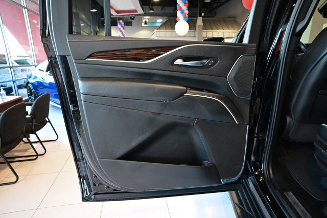 Used 2023 Cadillac Escalade ESV Premium Luxury image 21