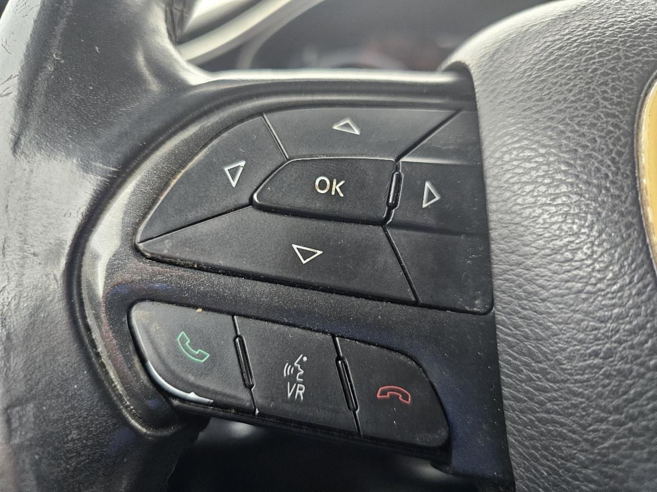 Used 2016 Dodge Challenger SXT RWD image 10