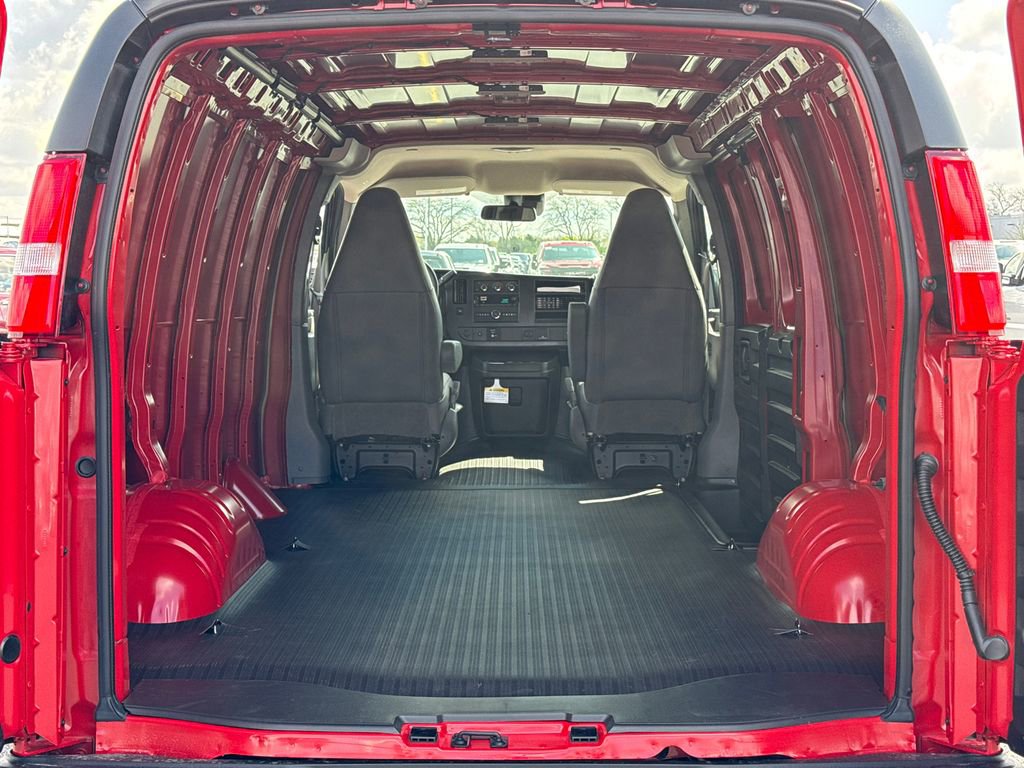 New 2026 GMC Savana 2500 w/ Driver Convenience Package image 22