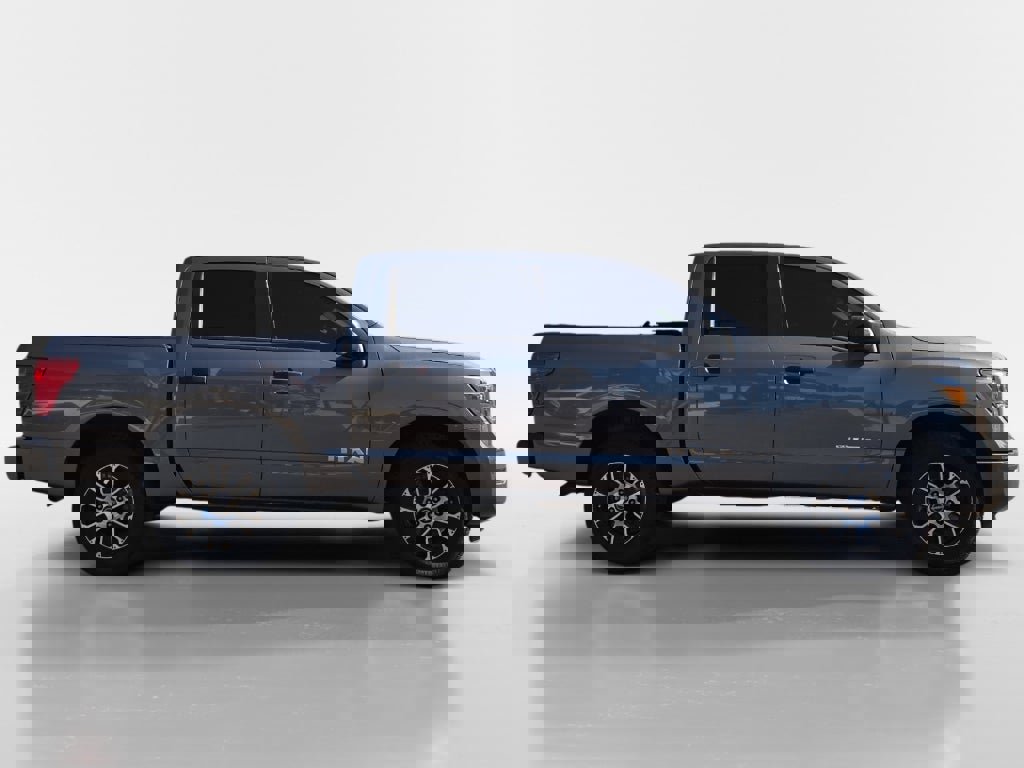 Used 2023 Nissan Titan SV image 2