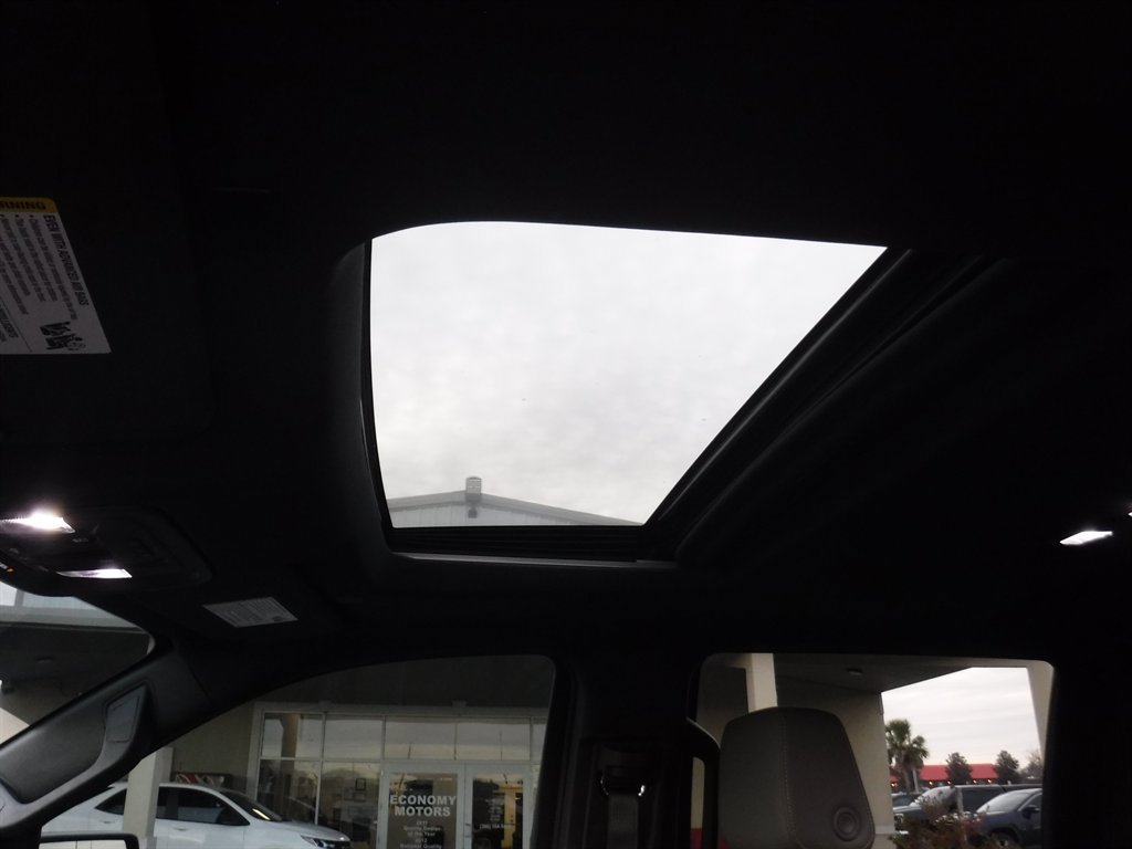 Used 2022 Chevrolet Silverado 1500 ZR2 w/ Technology Package image 19