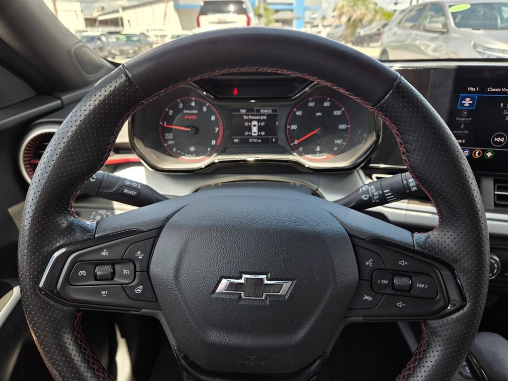 Used 2024 Chevrolet Trax RS FWD image 27